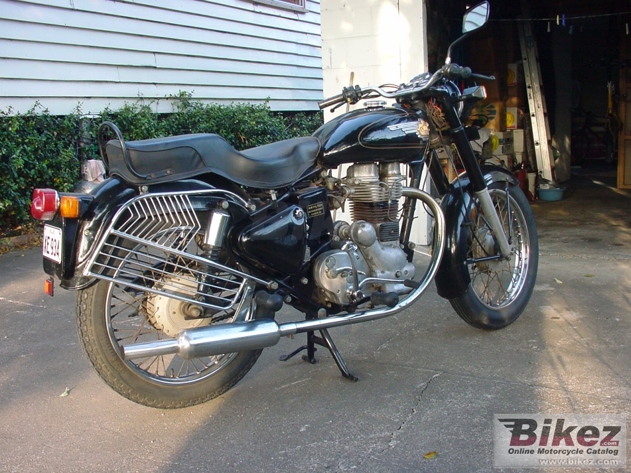 Big  350 bullet picture and wallpaper from Bikez.com